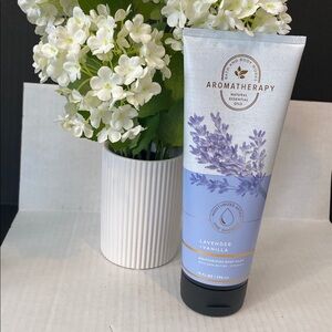 Bath & Body Works NEW Aromatherapy “Lavender & Vanilla” Moisturizing Body Wash
